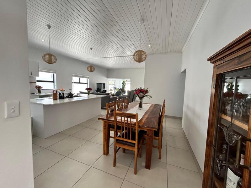 3 Bedroom Property for Sale in Golden Mile Western Cape